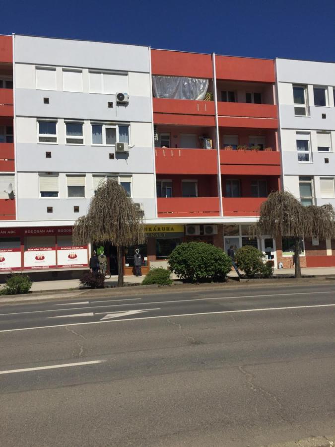 Marika Apartman Hajduszoboszlo Exterior foto